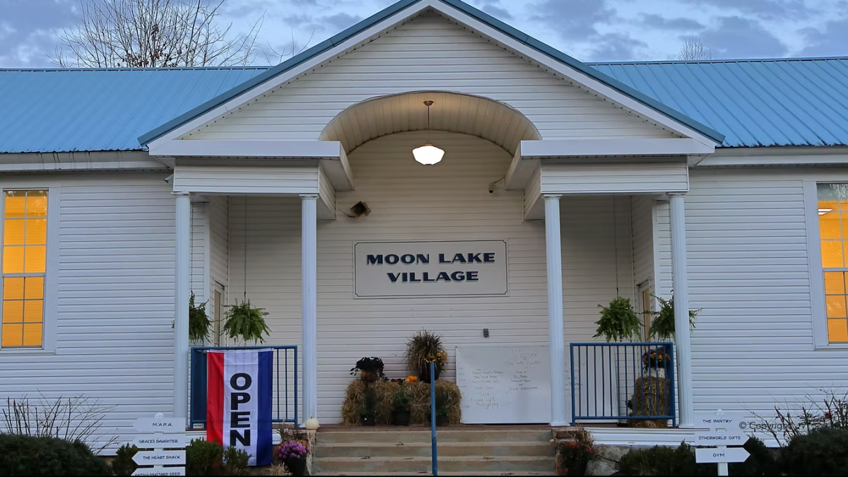 Moon Lake Village